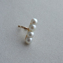 画像をギャラリービューアに読み込む, siro Akoya twin x twin pearl  Ear Cuff