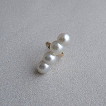 画像をギャラリービューアに読み込む, siro Akoya twin x twin pearl  Ear Cuff