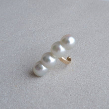 画像をギャラリービューアに読み込む, siro Akoya twin x twin pearl  Ear Cuff