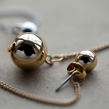 Load image into Gallery viewer, COMMON MUSE Nelle Ball Earrings ゴールド シルバー ボール ドロップピアス
